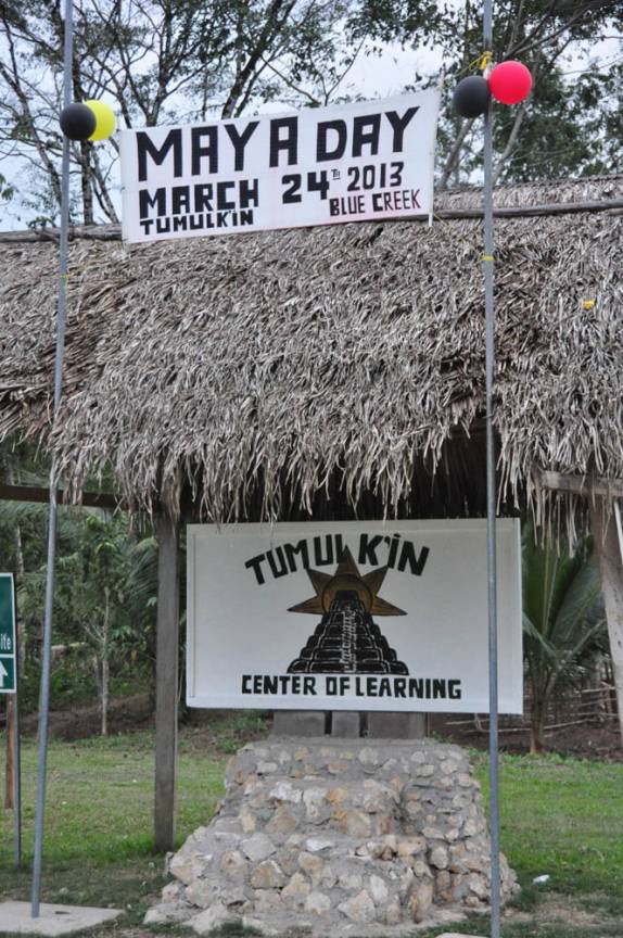 Em dia de festa, chegamos à Blue Creek, vilarejo maya no sul de Belize